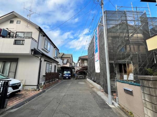 東大和市清水4丁目の戸建 前面道路含む現地写真