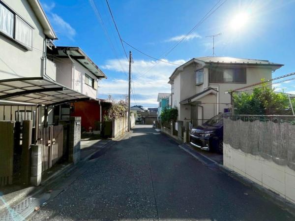 東大和市高木1丁目の戸建 前面道路含む現地写真