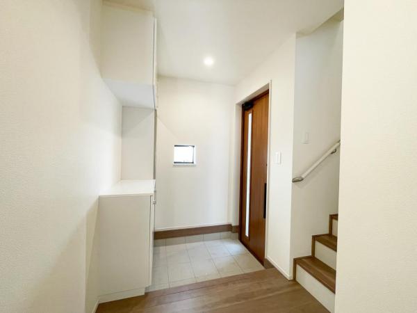 東小岩1丁目新築住宅【全12棟】 玄関