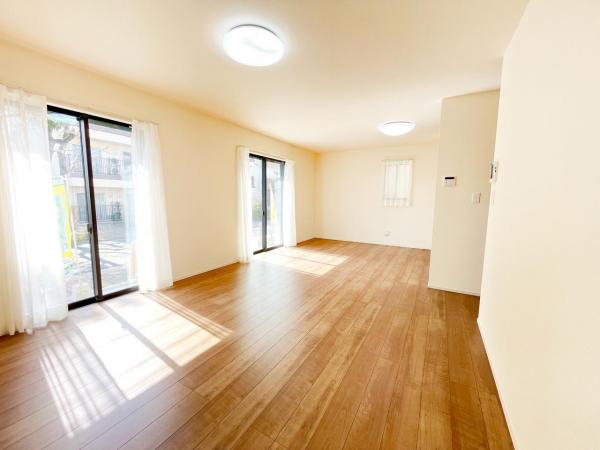 東小岩1丁目新築住宅【全12棟】 リビングダイニング