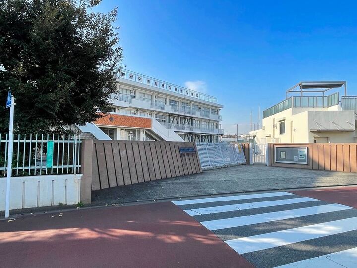 府中市西原町3丁目の土地 前面道路含む現地写真