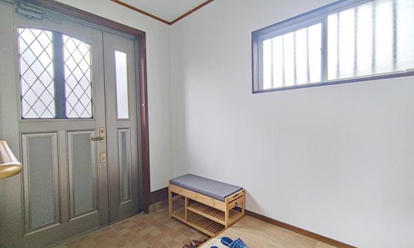 千葉市若葉区中田町　中古戸建 玄関