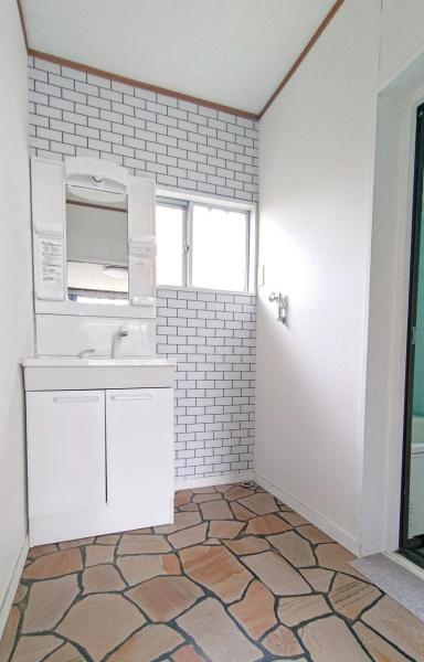 千葉市若葉区中田町　中古戸建 洗面化粧台