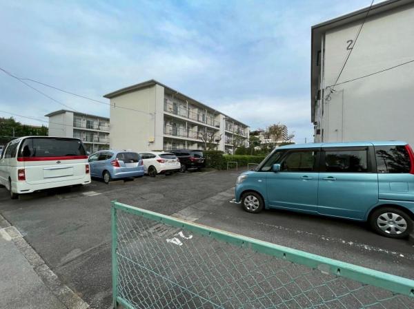 富士見町住宅 敷地内駐車場