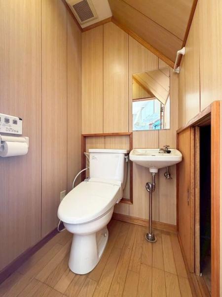 小金井市本町5丁目の連棟式戸建 トイレ