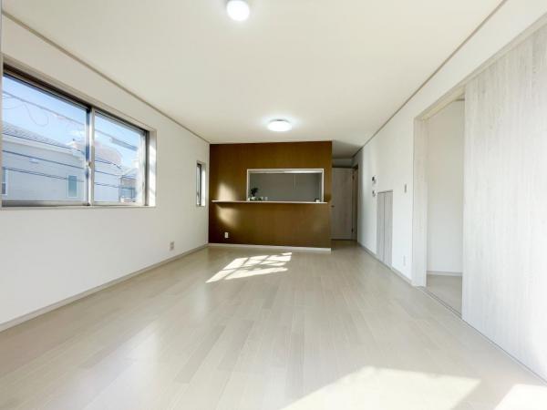 江戸川区南小岩2丁目　新築戸建て リビング