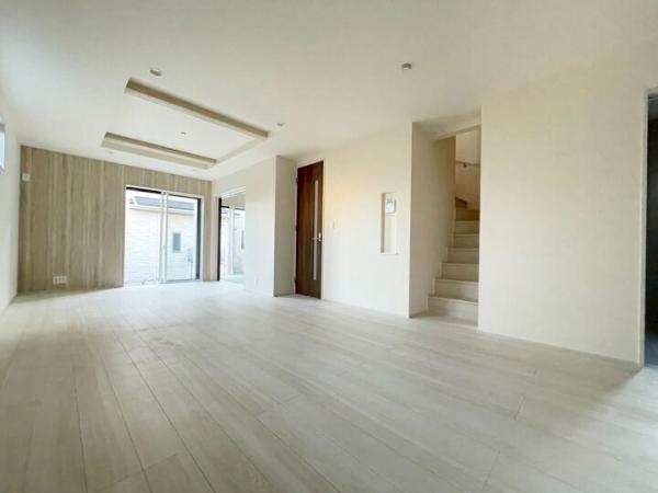 小平市小川町1丁目の新築戸建　ラスト1棟 リビング