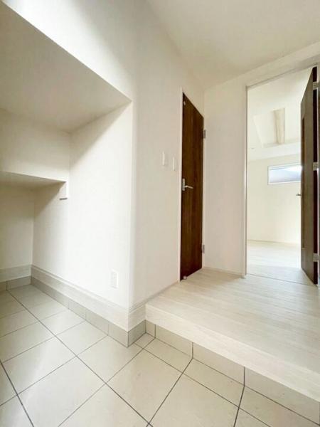 小平市小川町1丁目の新築戸建　ラスト1棟 玄関