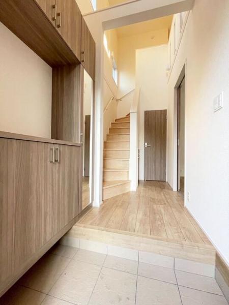 小平市小川町1丁目の新築戸建　ラスト1棟 玄関