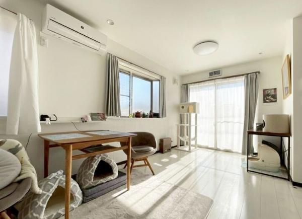 東大和市狭山5丁目の戸建 リビングダイニング