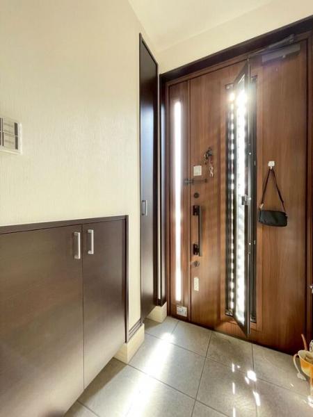 東大和市狭山5丁目の戸建 玄関