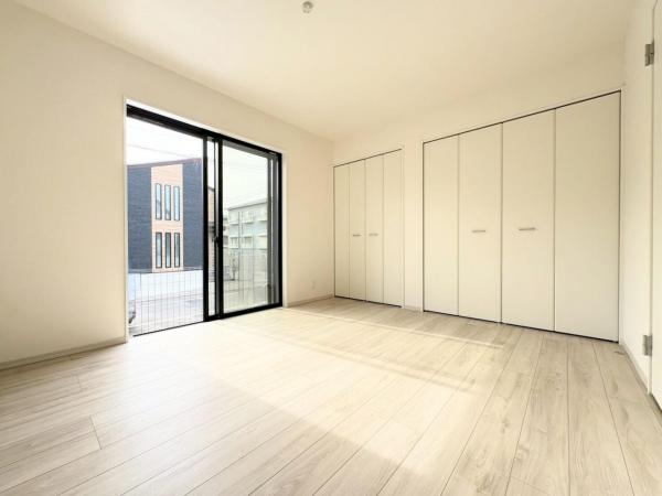 小金井市東町1丁目の新築戸建　全2棟 前面道路含む現地写真