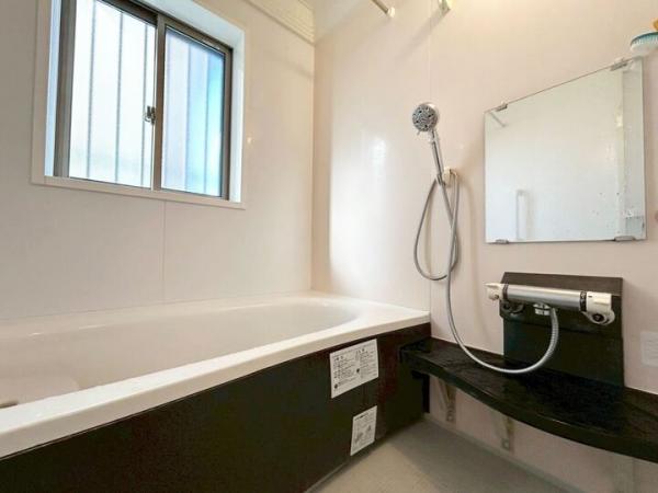 小平市小川町1丁目の戸建 浴室