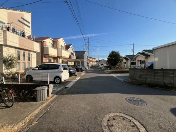 東村山市恩多町2丁目の古家付き土地 前面道路含む現地写真