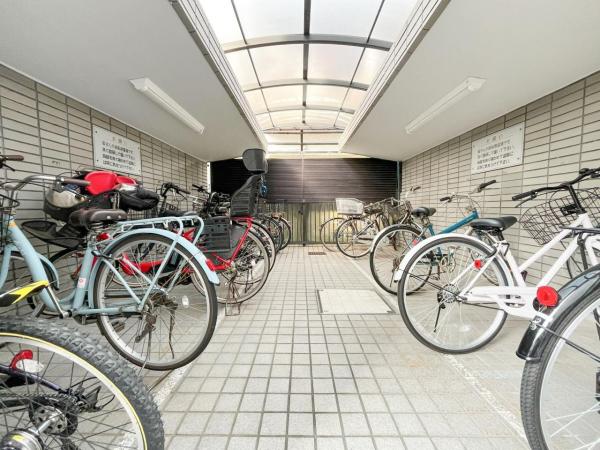 モアアペックス西小岩 駐輪場