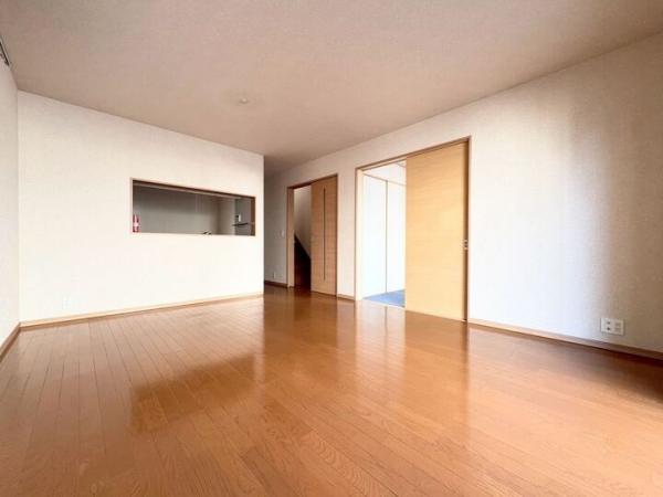 東村山市多摩湖町4丁目の戸建 リビングダイニング