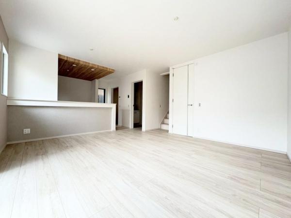 小平市中島町の新築戸建 リビング