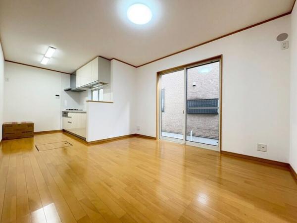 東村山市廻田町2丁目の戸建 リビングダイニング