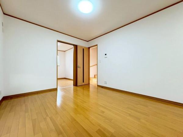 東村山市廻田町2丁目の戸建 リビング