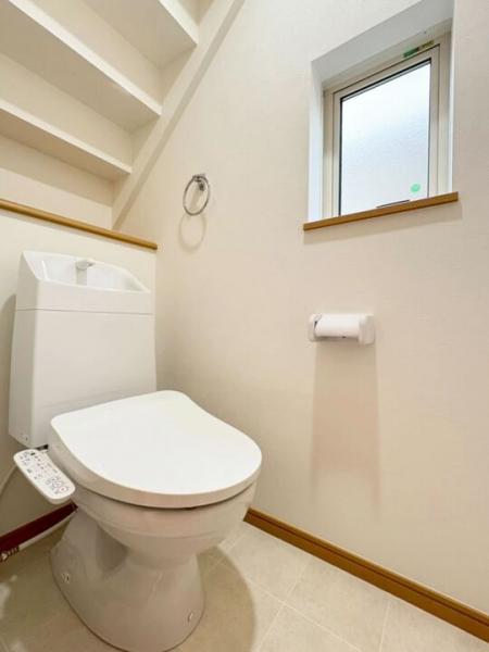 東村山市廻田町2丁目の戸建 トイレ