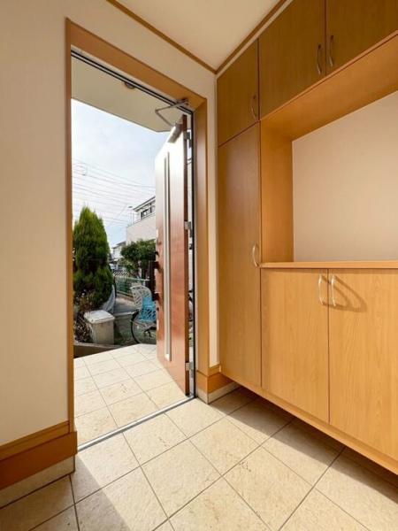 東村山市廻田町2丁目の戸建 玄関