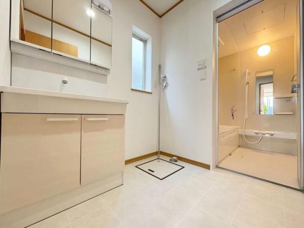 東村山市廻田町2丁目の戸建 ランドリースペース