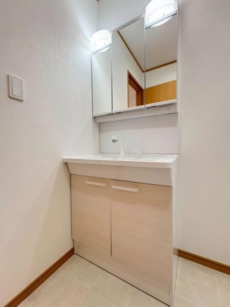 東村山市廻田町2丁目の戸建 洗面化粧台