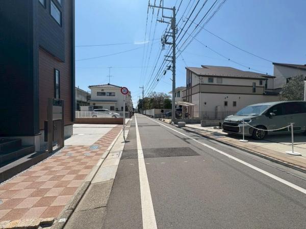 国分寺市本多3丁目の新築戸建　ラスト1棟 前面道路含む現地写真