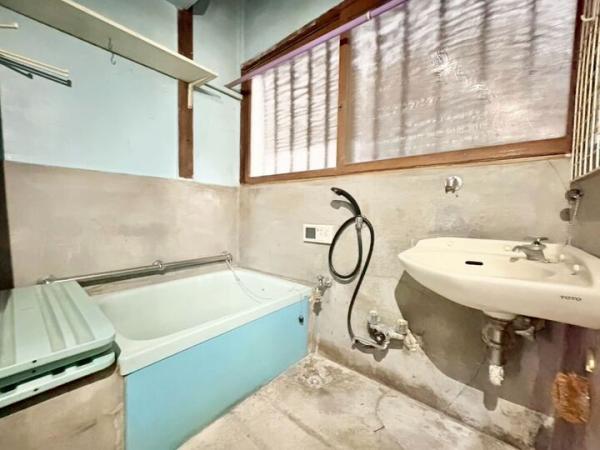 東久留米市神宝町1丁目の戸建 浴室