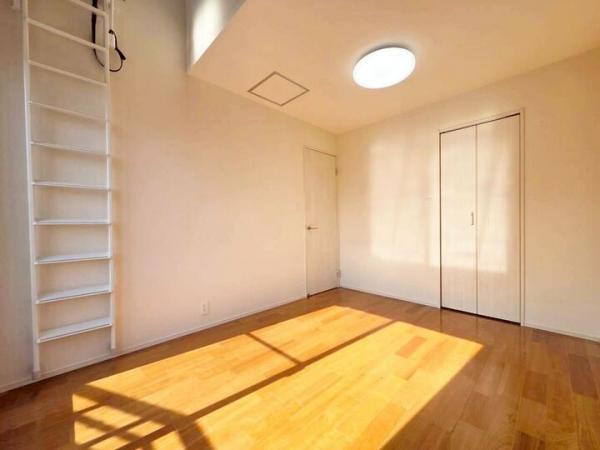 小金井市貫井南町1丁目の戸建 寝室