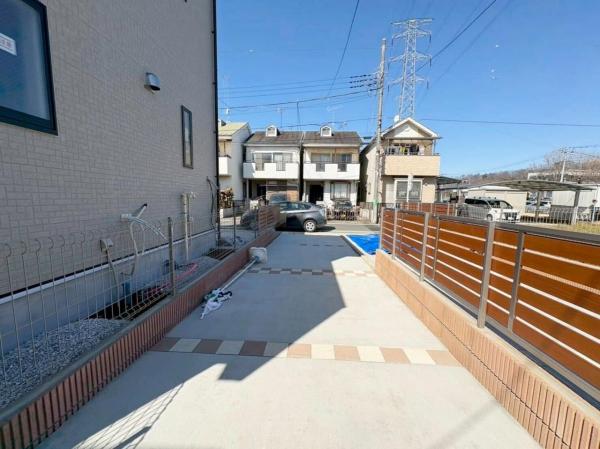 東村山市野口町3丁目の新築戸建　ラスト1棟 駐車場