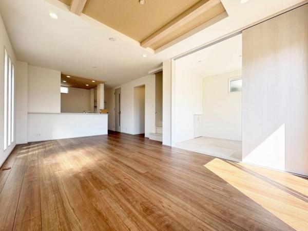 東村山市野口町3丁目の新築戸建　ラスト1棟 リビングダイニング
