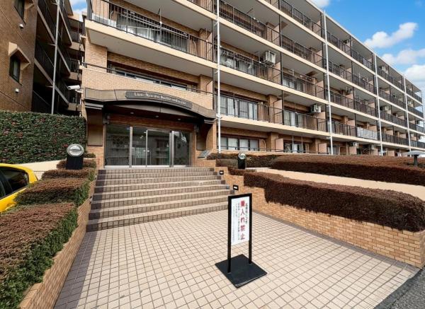 ライオンズマンション小平栄町 エントランス（外）