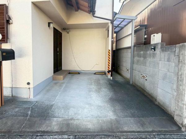 小平市小川東町の戸建 駐車場