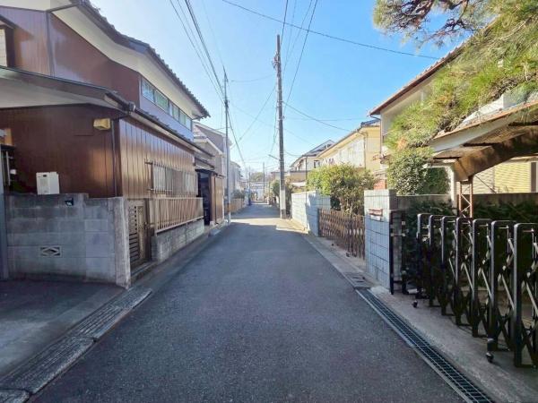 小平市小川東町の戸建 前面道路含む現地写真