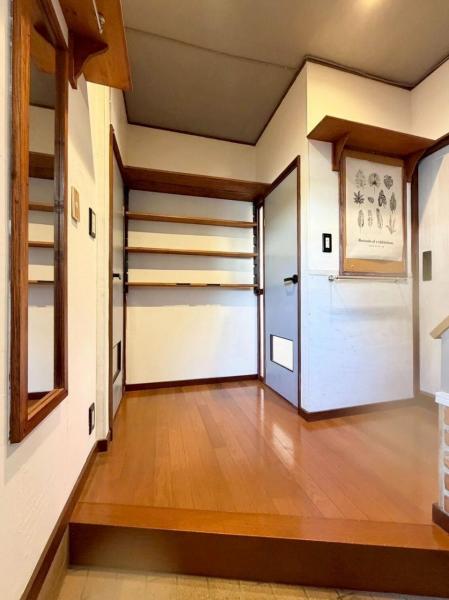 小平市小川東町の戸建 玄関