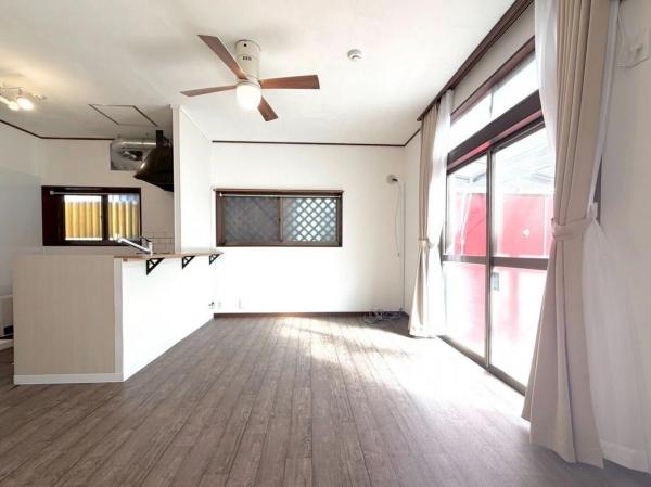 小平市小川東町の戸建 リビングダイニング