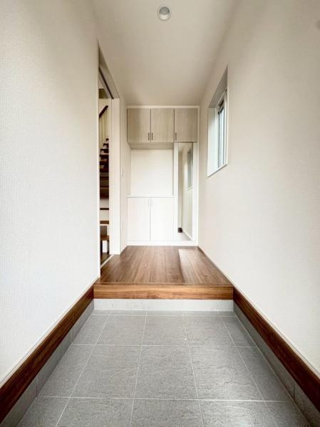 東村山市野口町2丁目の新築戸建　ラスト1棟 玄関