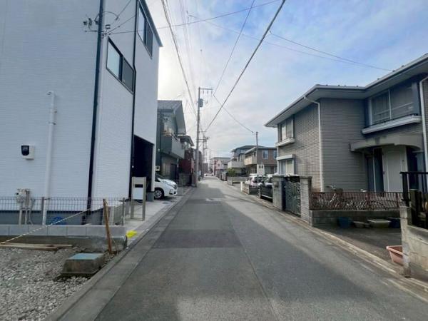 東大和市南街1丁目の新築戸建 前面道路含む現地写真