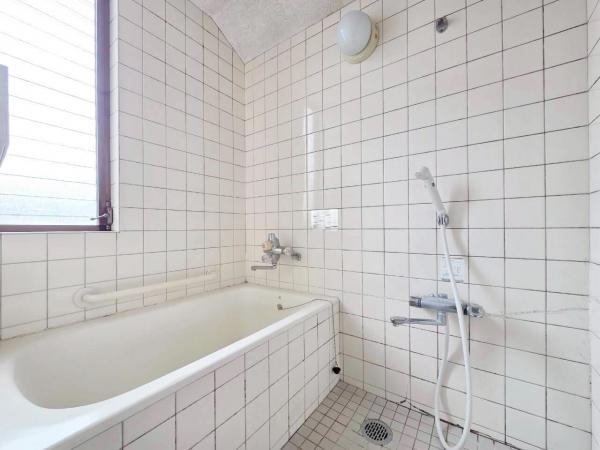 東村山市萩山町1丁目の戸建 浴室