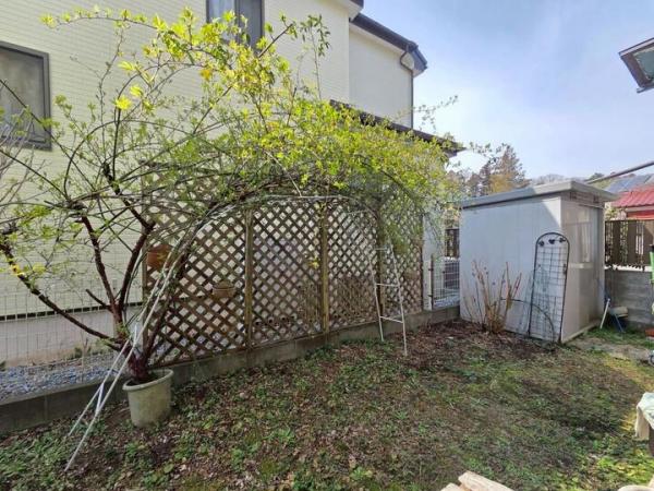 武蔵村山市中藤3丁目の戸建 庭