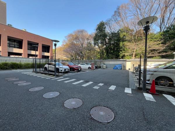 コートレジデントタワー 敷地内駐車場