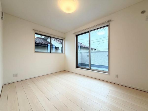 東大和市中央4丁目の戸建 洋室
