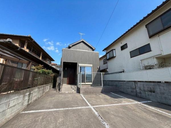 東大和市中央4丁目の戸建 駐車場