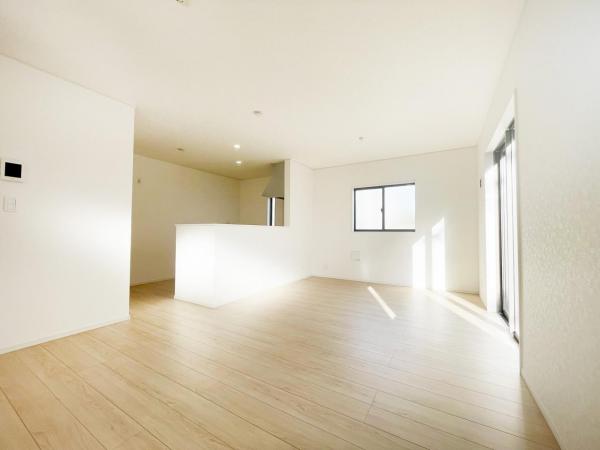 西一之江3丁目　新築戸建ー全3棟－ リビングダイニング