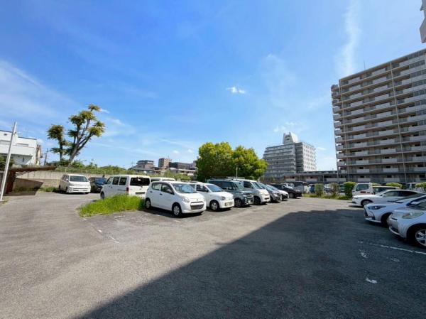 小金井ハイツ 敷地内駐車場