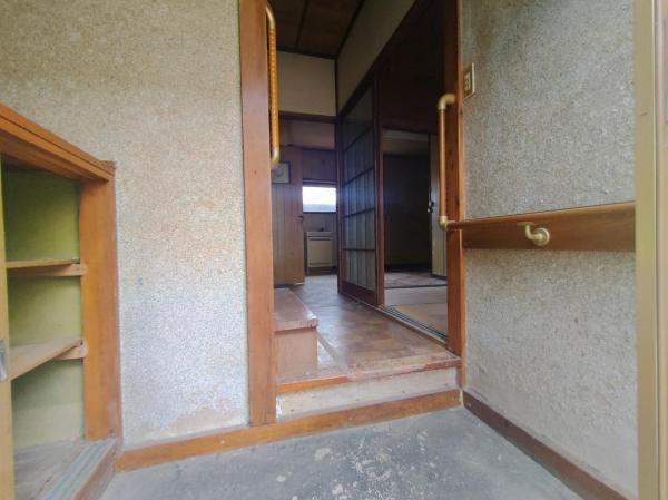 松戸市栄町8丁目　中古戸建 玄関
