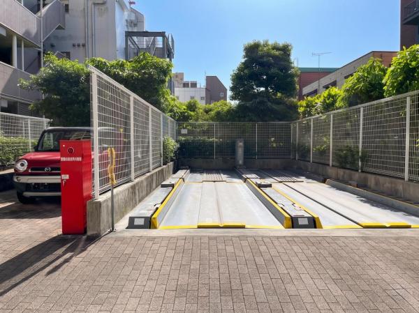 ベルヴィータ小岩 敷地内駐車場