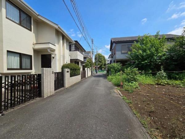 小金井市貫井南町5丁目の新築戸建 前面道路含む現地写真