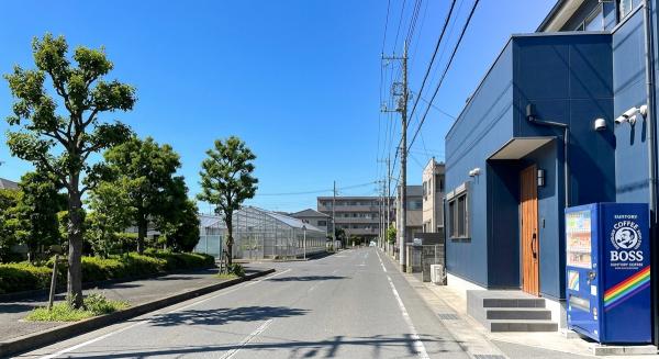 南小岩2丁目　新築戸建 前面道路含む現地写真